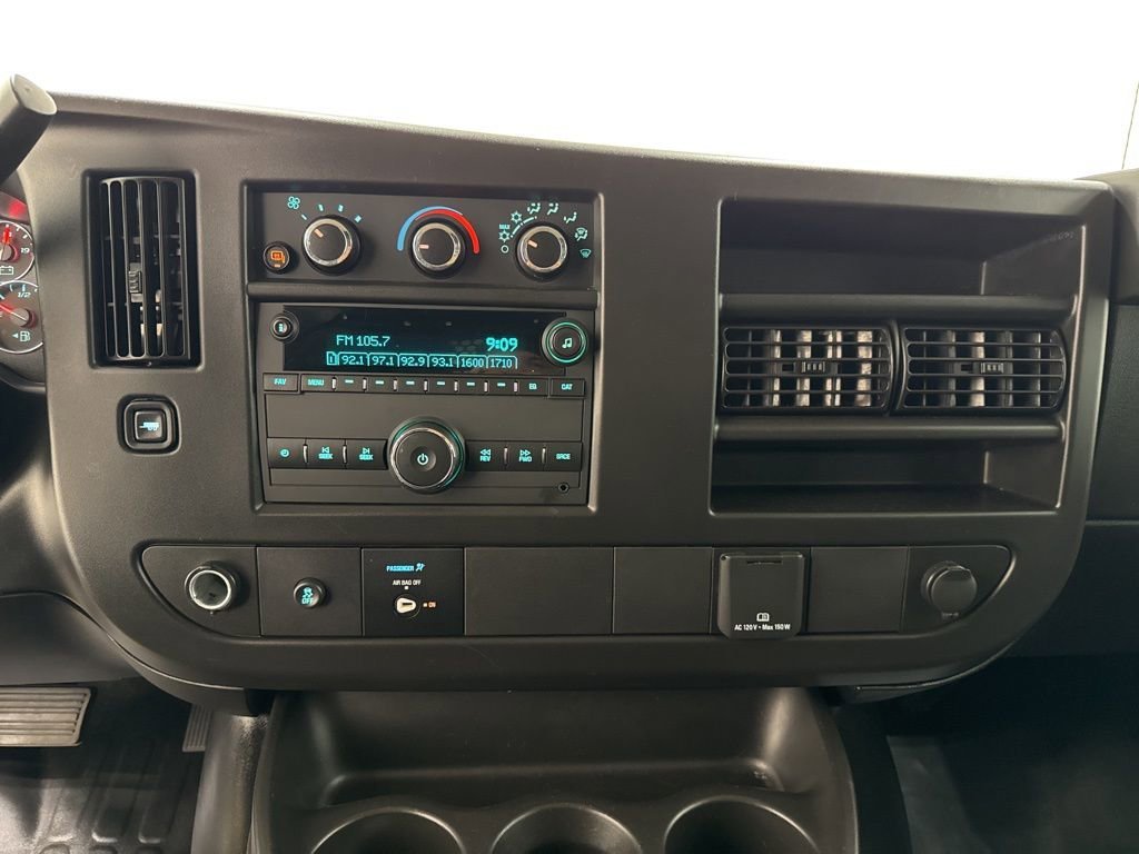 2024 GMC Savana Cargo Work Van - Photo 18