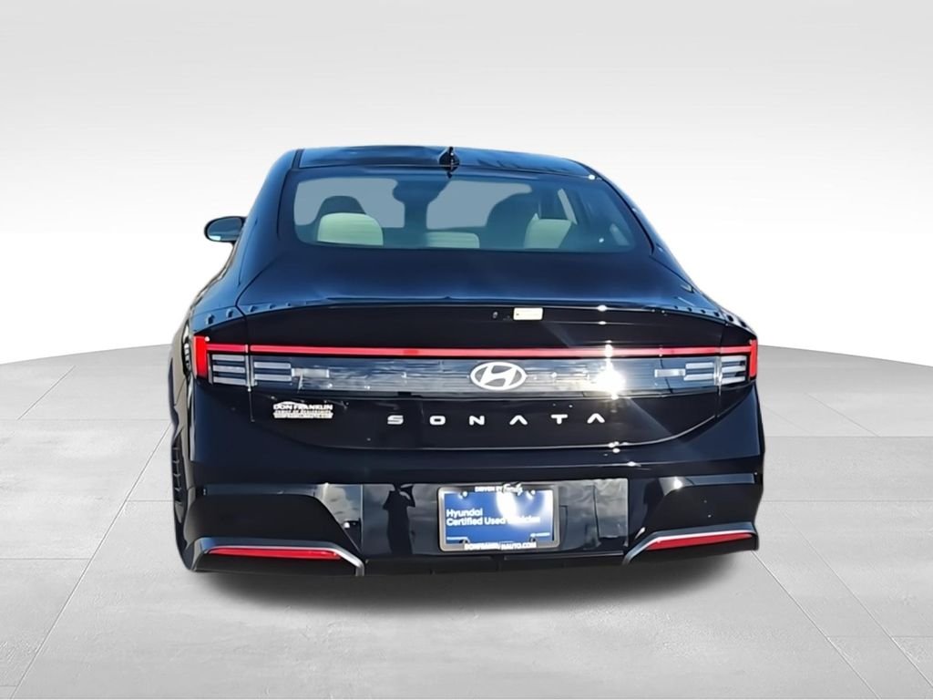 Used 2024 Black Hyundai SEL image 7