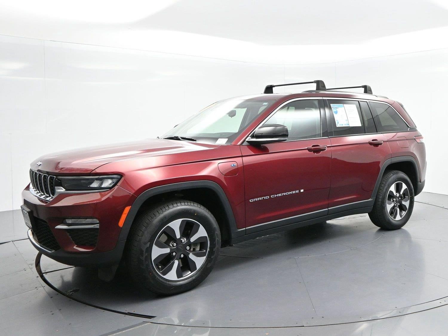 Used 2024 Red Jeep 4x4 image 3