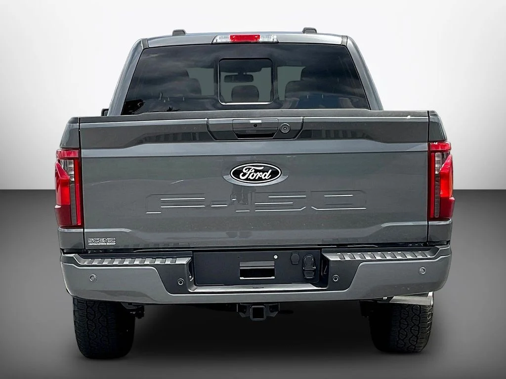 New 2026 Carbonized Gray Metallic Ford XLT image 4