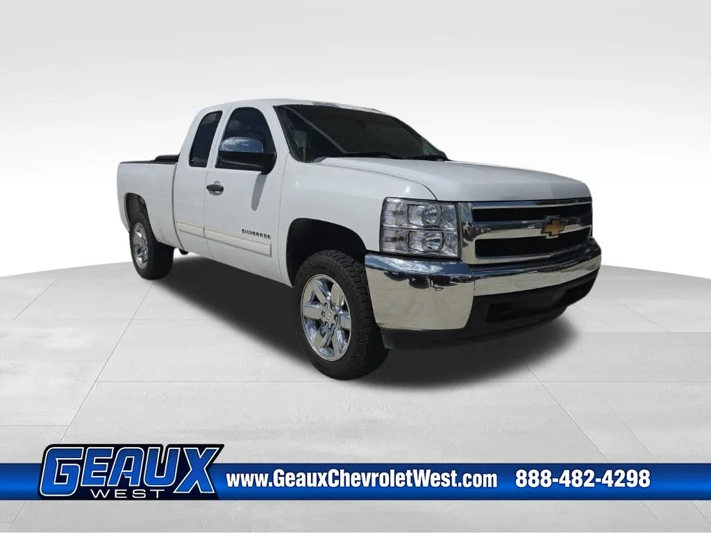 Used 2012 White Chevrolet LT image 1