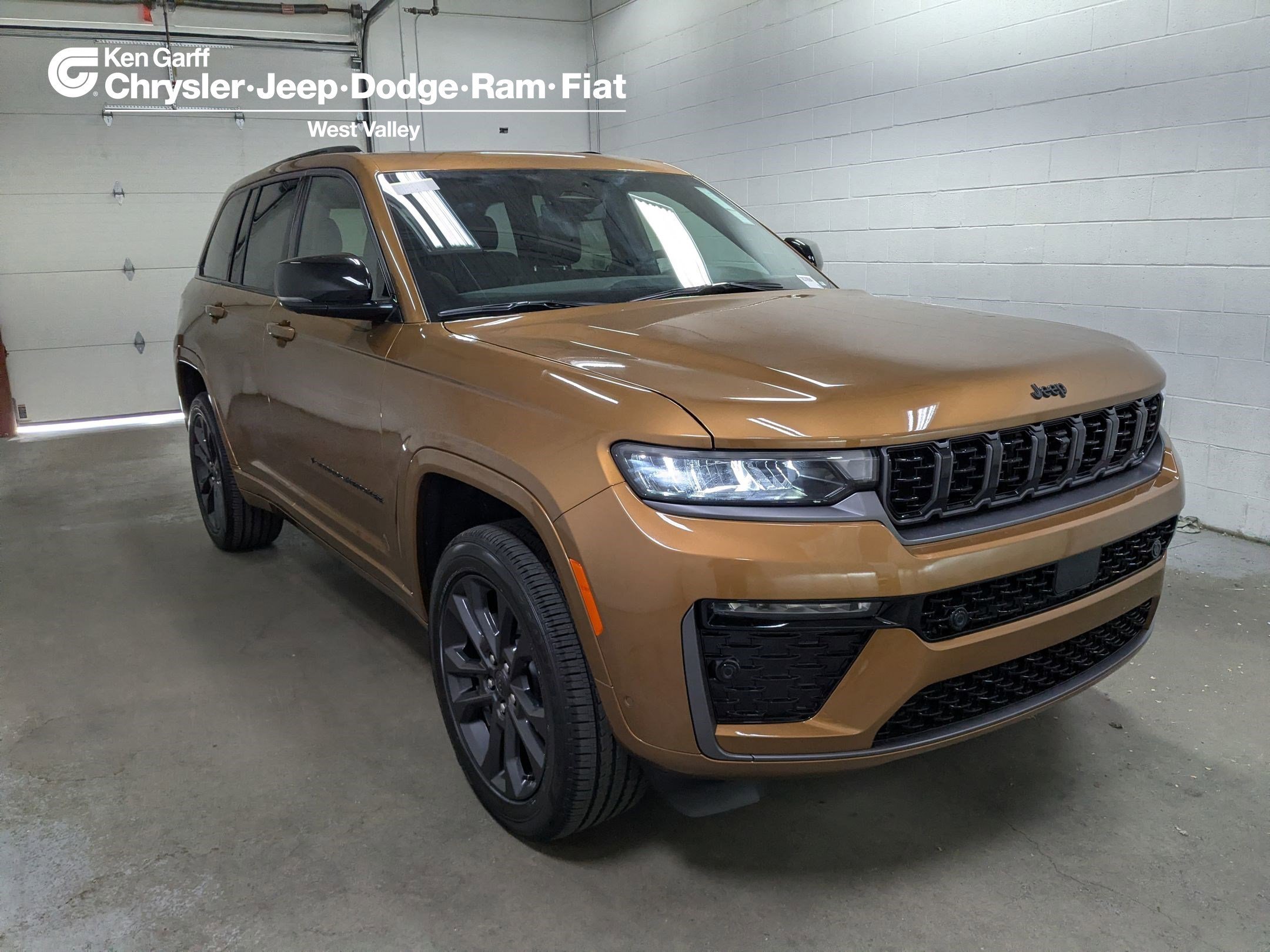 2026 Jeep Grand Cherokee Limited Reserve 4x4's photo