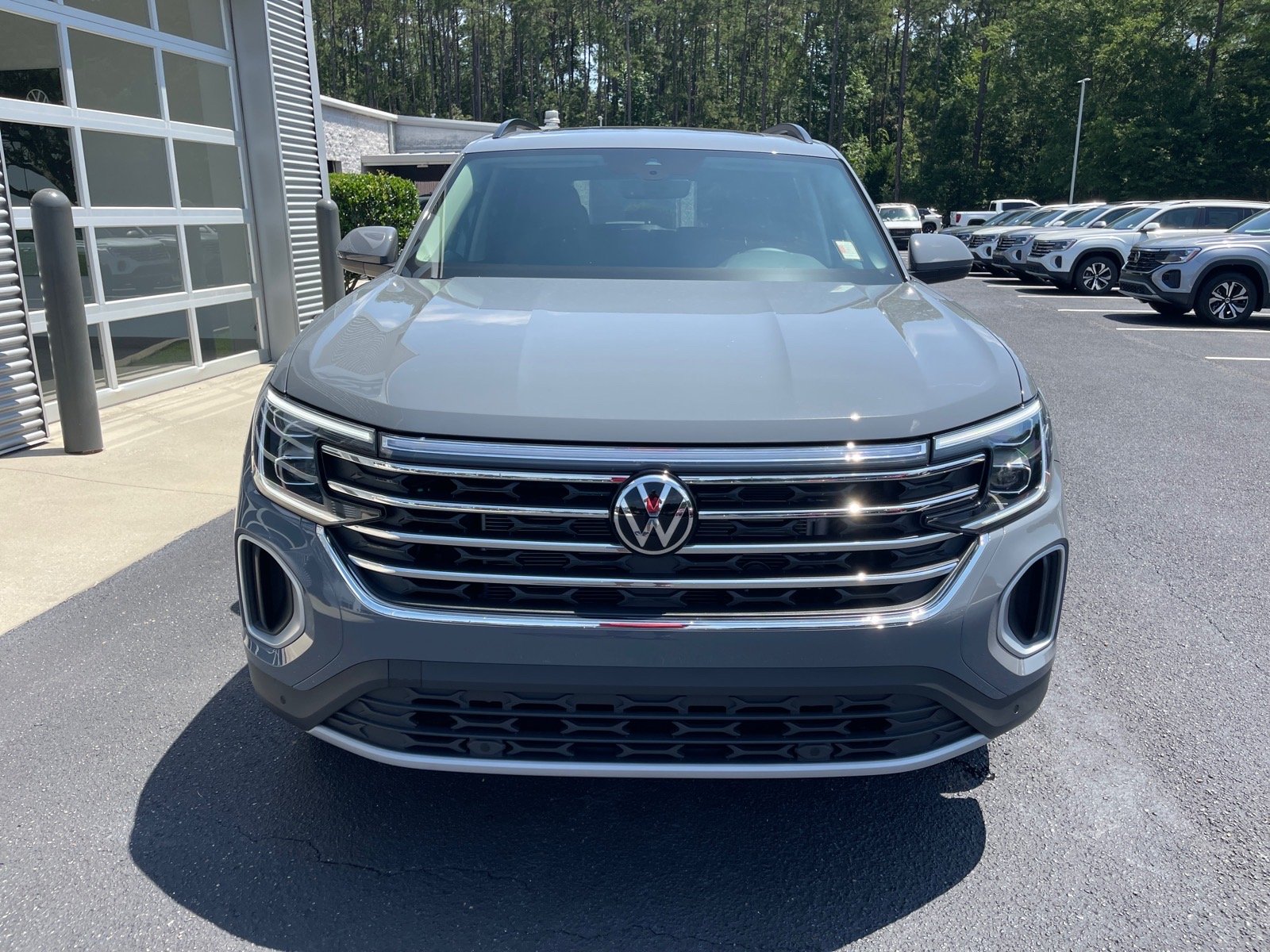 New 2026 Pure Gray Volkswagen SE image 2