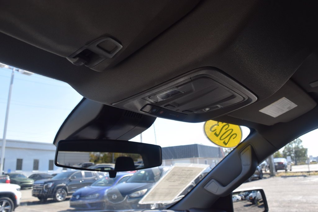 Used 2023 BLACK Chevrolet LT image 28