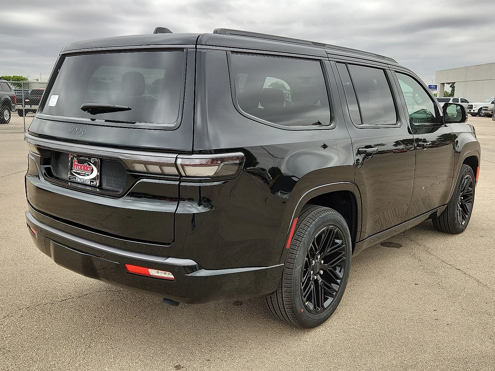 New 2026 High Gloss Black  Paint Jeep LIMITED RESERVE 4X4 image 4