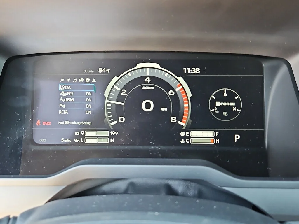 New 2026 Wind Chill Pearl Toyota Platinum image 9