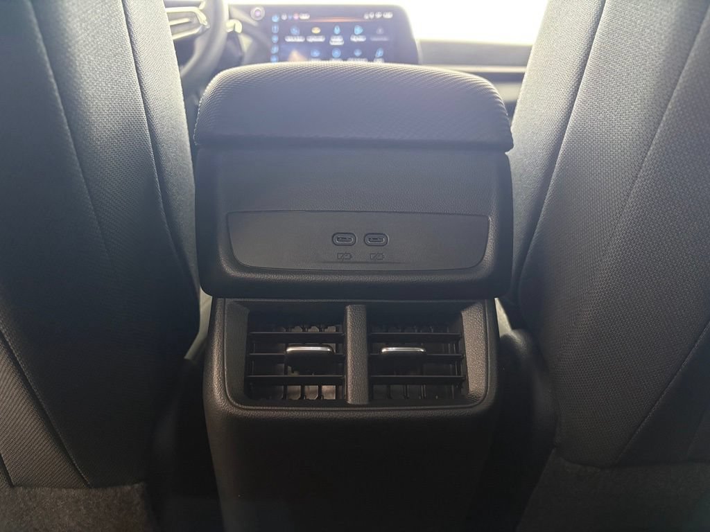 2027 Chevrolet Equinox LT - Photo 29