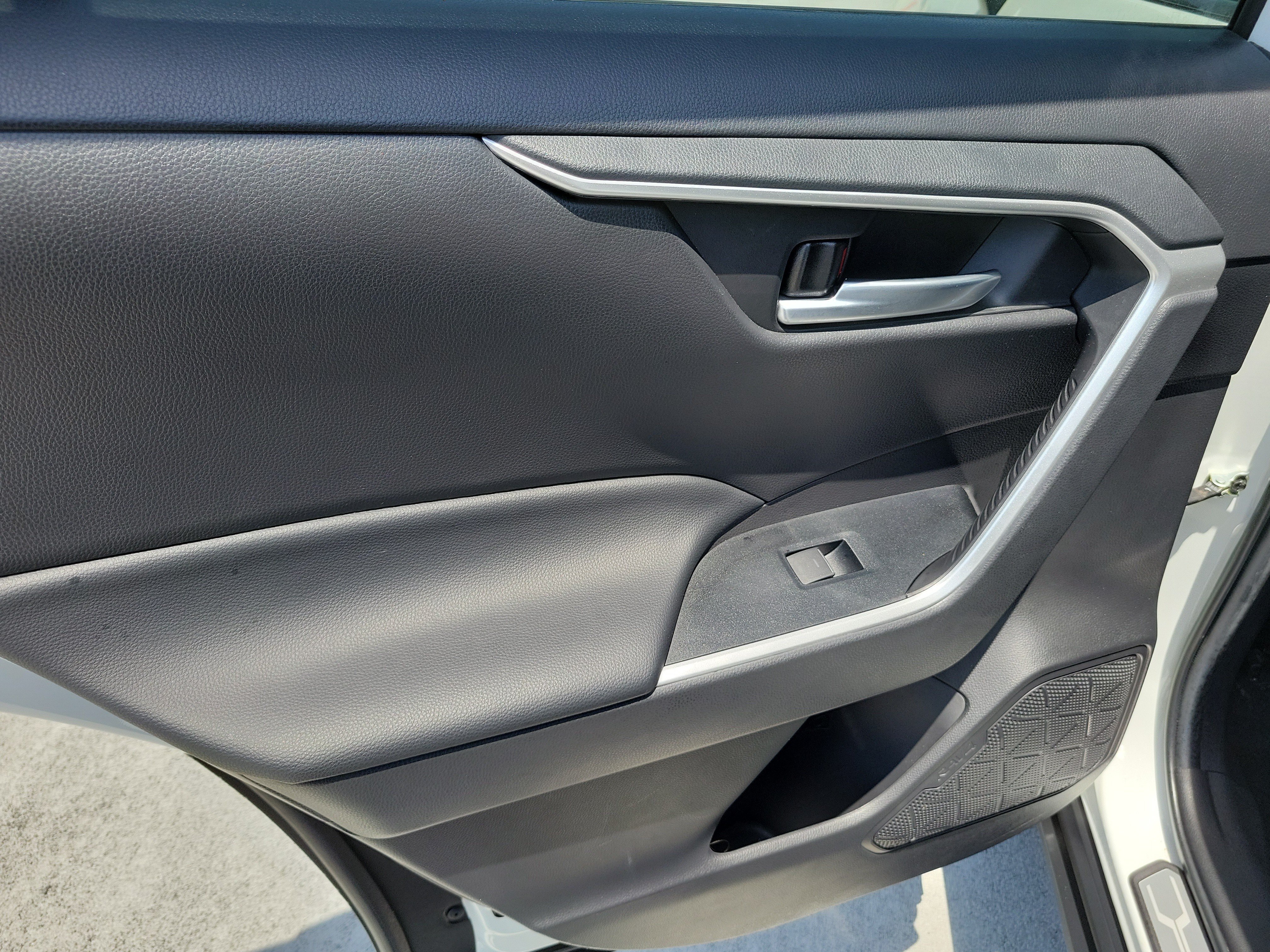 Certified Used 2023 Pearl Toyota XLE Premium image 12