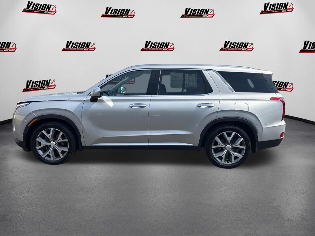 Used 2022 Silver Hyundai SEL image 2