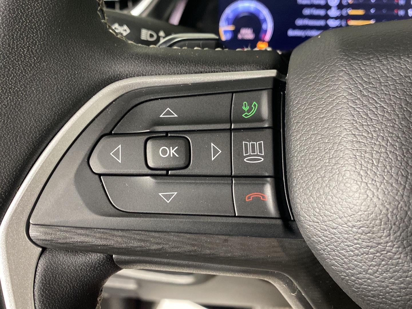 Used 2023 Silver Zynith Jeep Laredo image 23