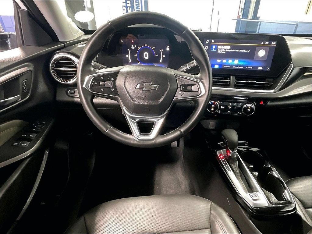 Used 2024 Summit White Chevrolet ACTIV image 18