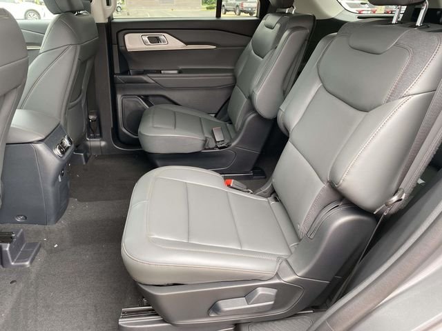 New 2026 Carbonized Gray Metallic Ford Active image 9