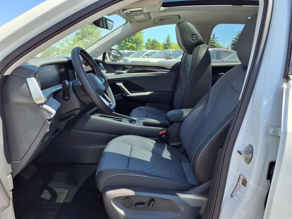 New 2026 Pure White Volkswagen 2.0T SE image 8