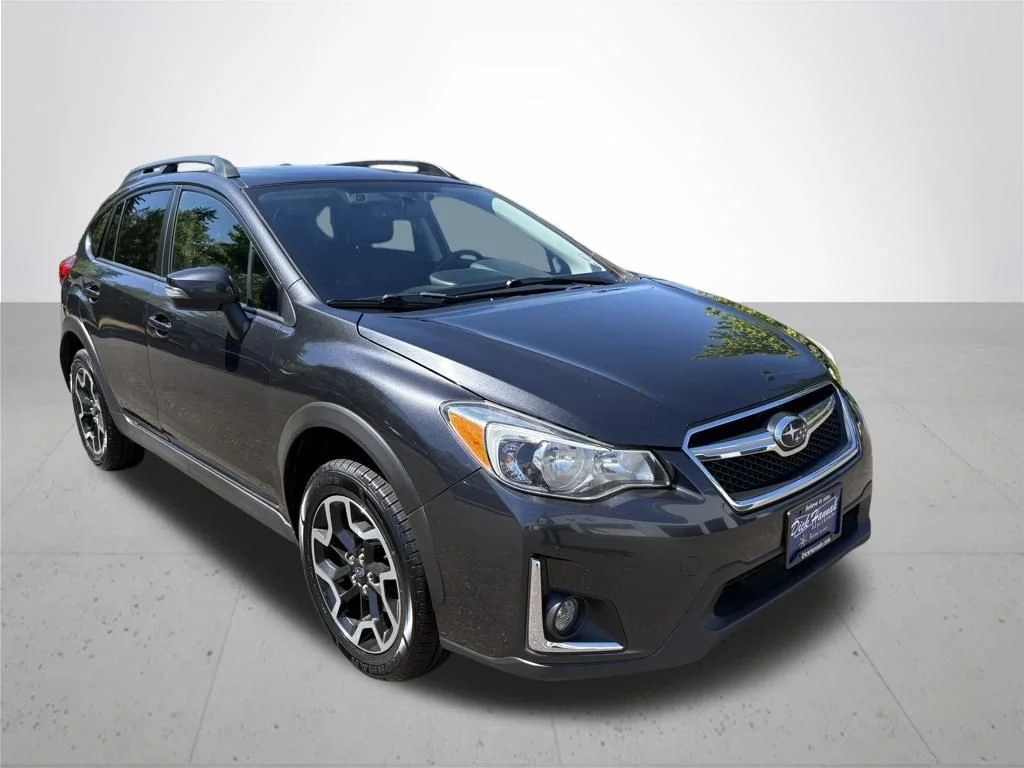 Used 2017 Gray Subaru 2.0i Limited image 4