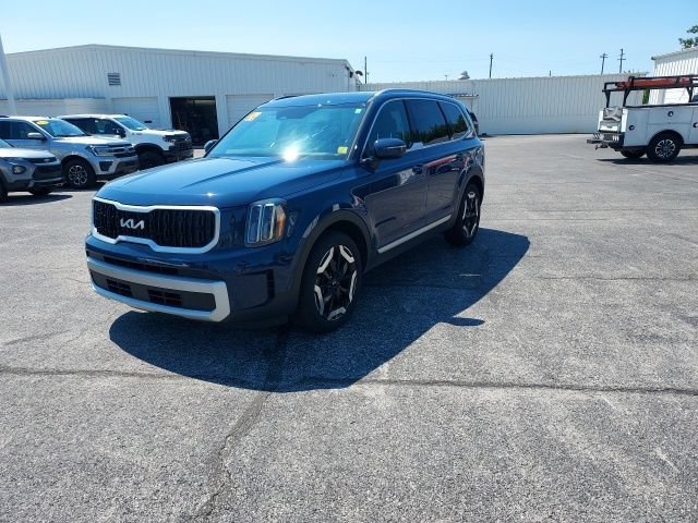 Used 2024  Kia EX image 10