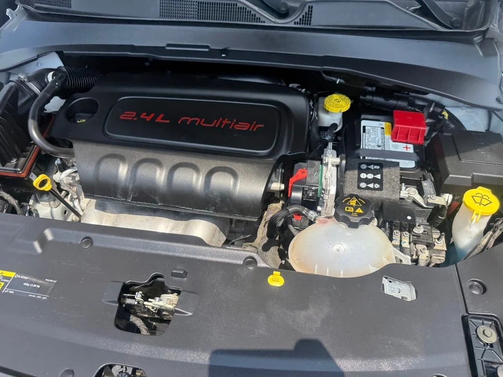 Used 2022 White Jeep Latitude image 55