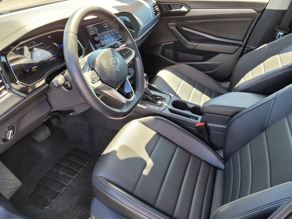 Used 2023 Gray Volkswagen 1.5T SE image 15
