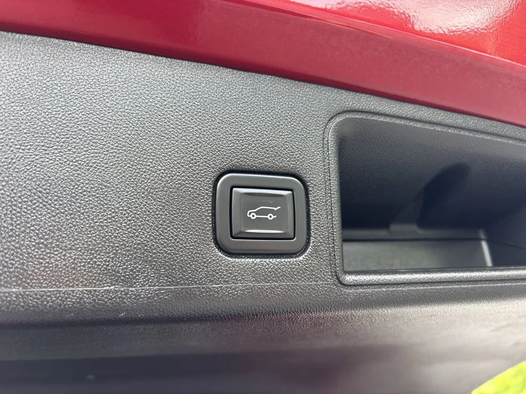 Used 2024 Volcanic Red Tintcoat GMC SLE image 35