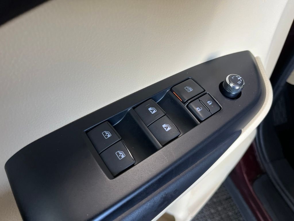 Used 2019 Red Toyota XLE image 5