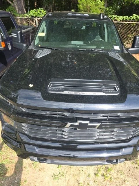 Used 2024 Black Chevrolet Custom image 4