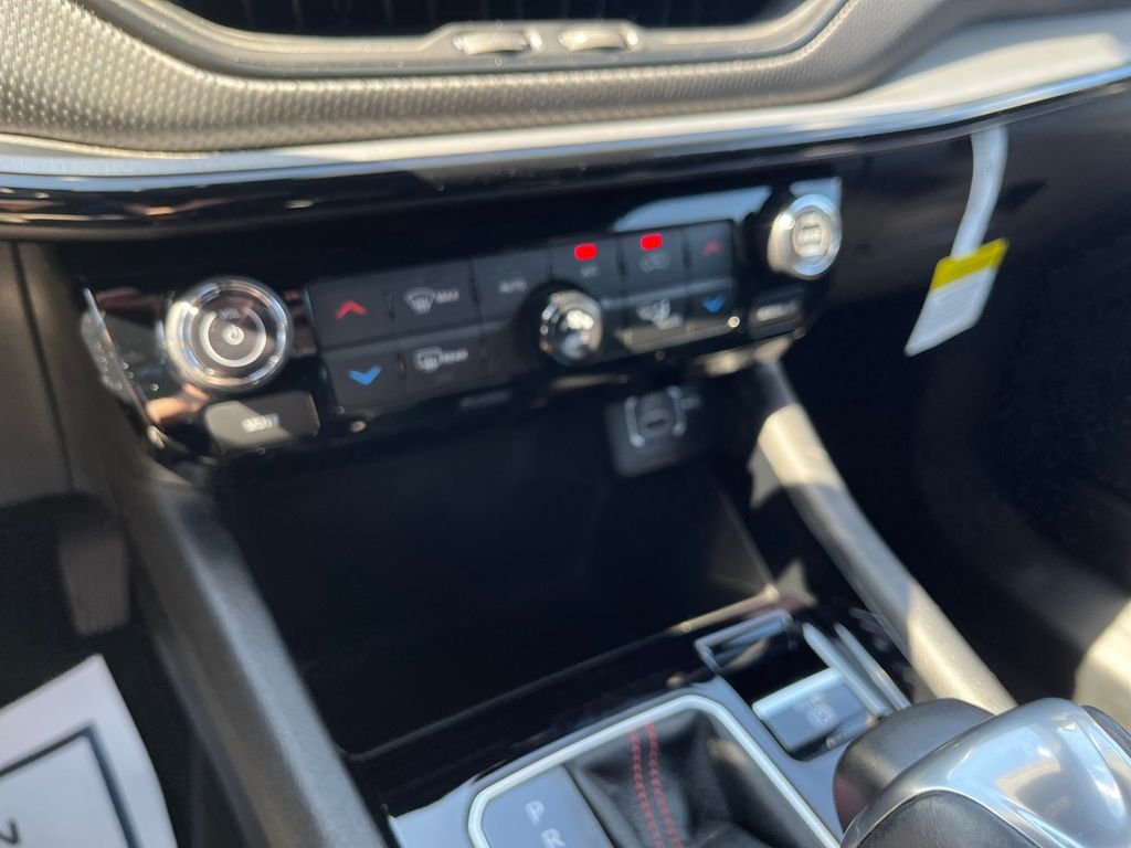 Used 2025 White Jeep Trailhawk image 19