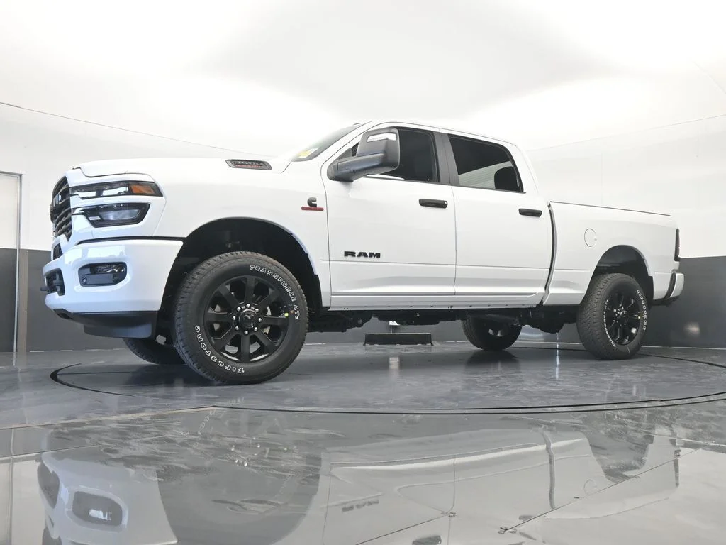 New 2026 Bright White Clear-Coat Exterior Paint RAM Big Horn image 52