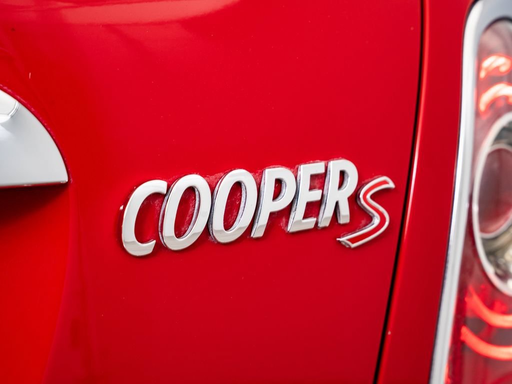 Used 2012 Chili Red MINI  image 16
