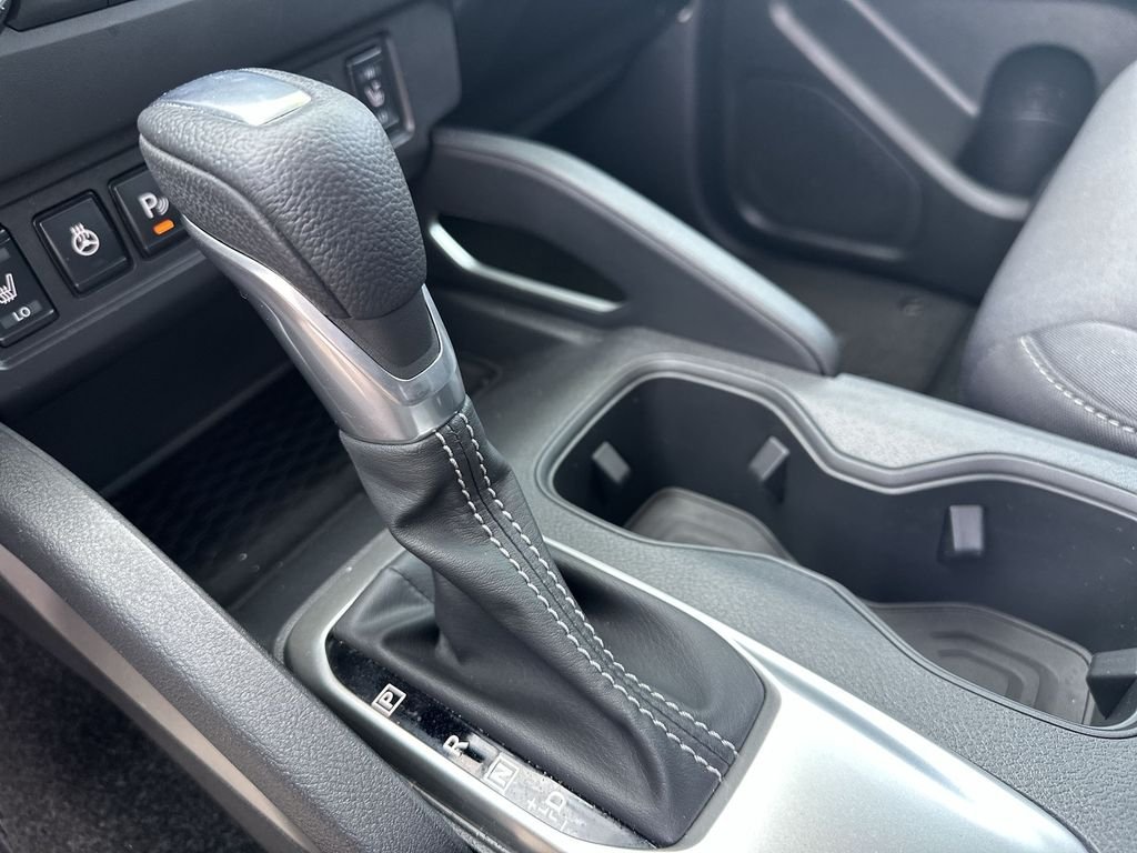 Used 2025  Nissan SV image 26
