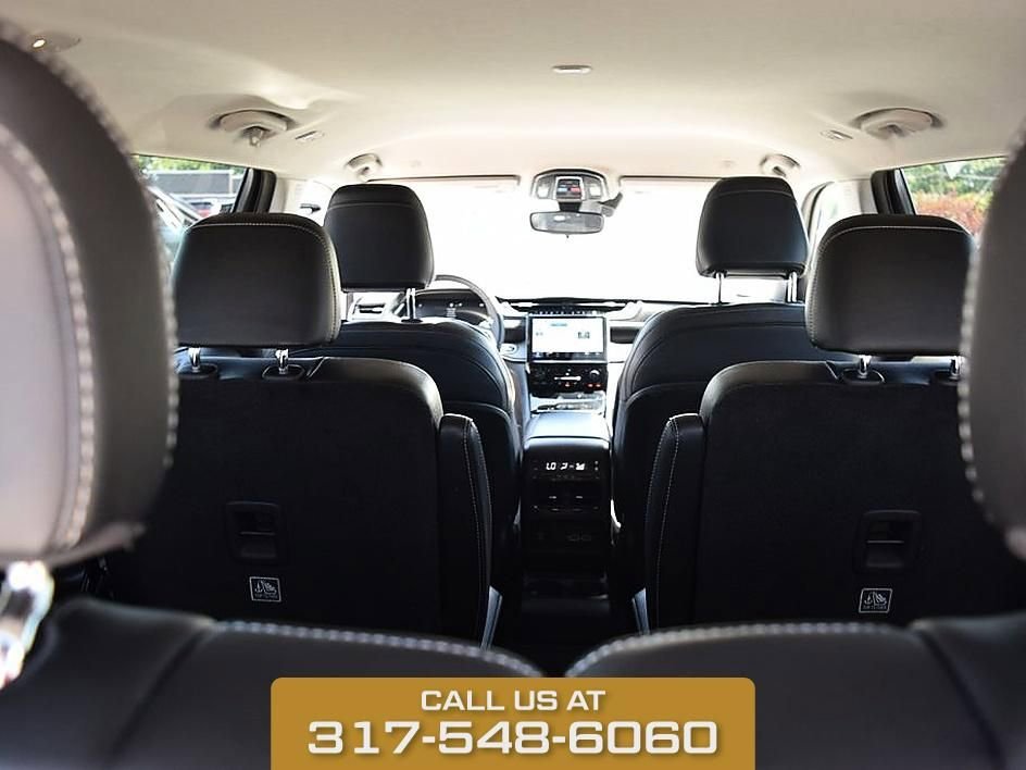 Used 2023 Silver Zynith Jeep Limited image 23