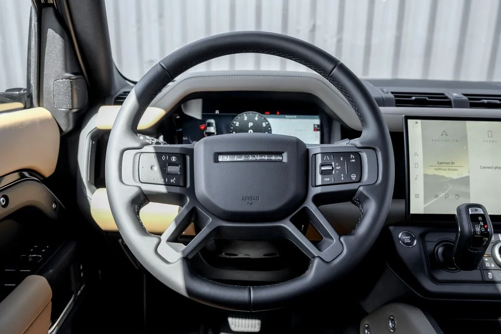 New 2026 Santorini Black Land Rover X-Dynamic SE image 19