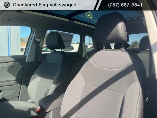 New 2026 Gray Volkswagen 1.5T SE Black image 21