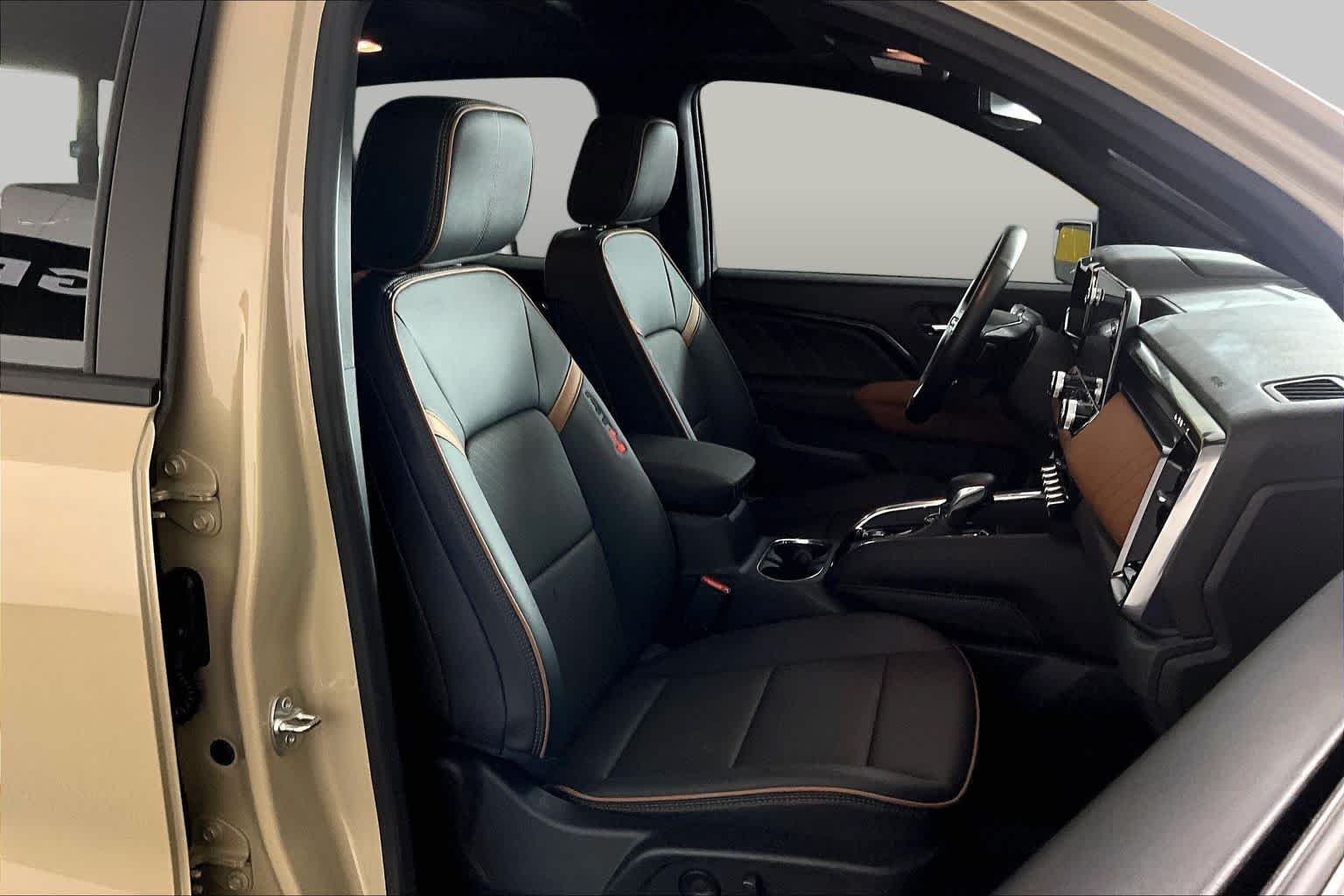 2024 GMC Canyon AT4 - Photo 8