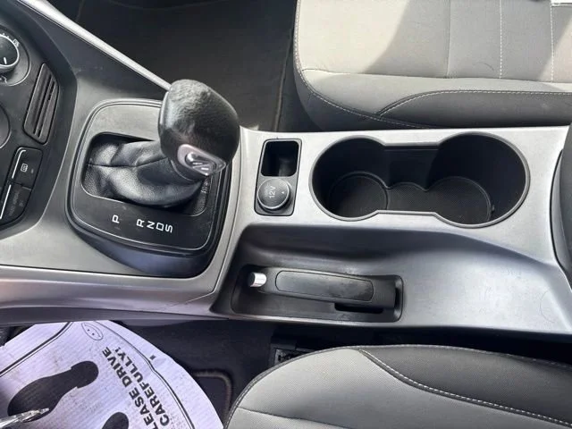 Used 2014 Red Ford SE image 9