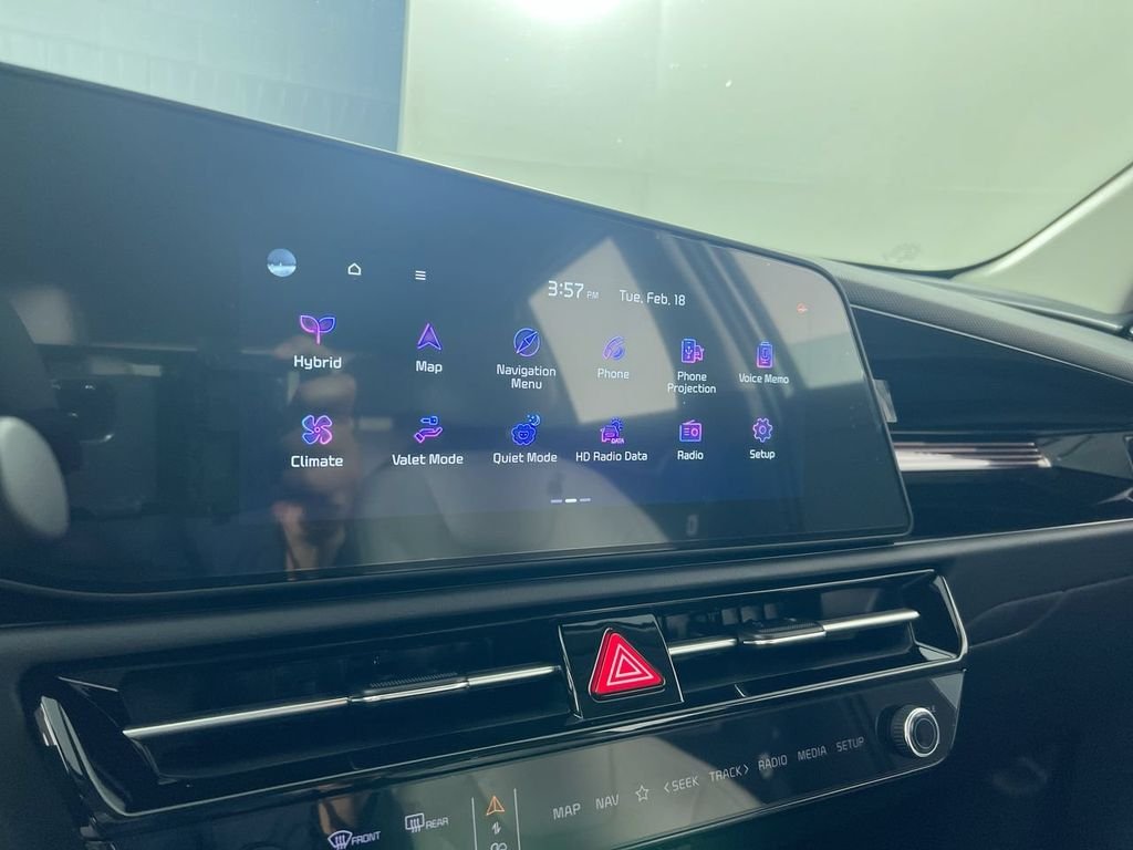 New 2026 Snow White Pearl Kia EX image 23