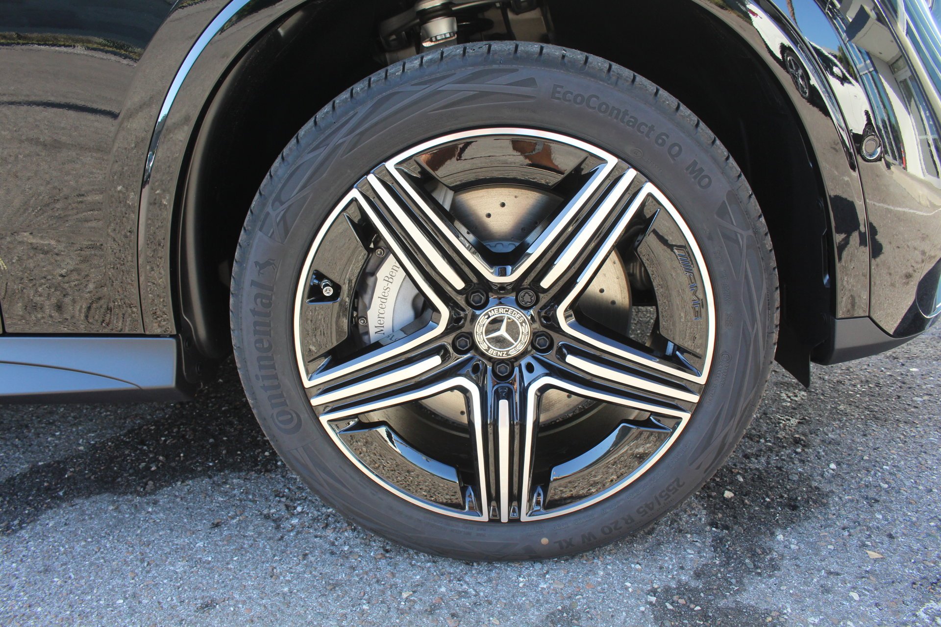New 2026 Black Mercedes-Benz GLC 300 image 10