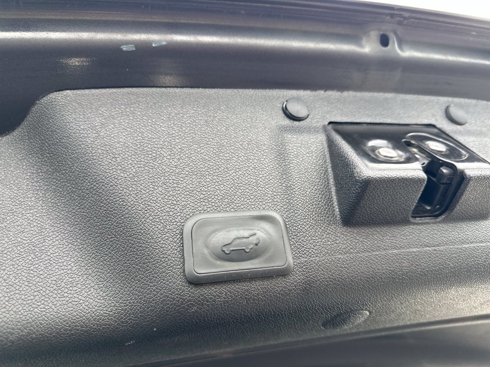 Used 2017 Silver GMC Limited image 33