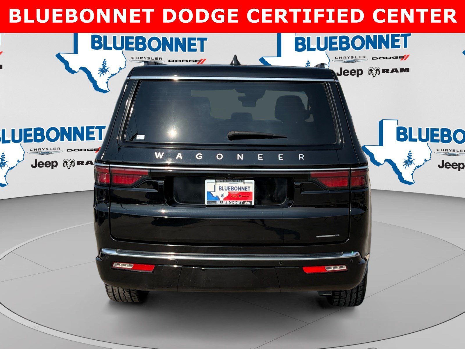 Used 2024 Diamond Black Crystal Pearlcoat Jeep Series II image 6
