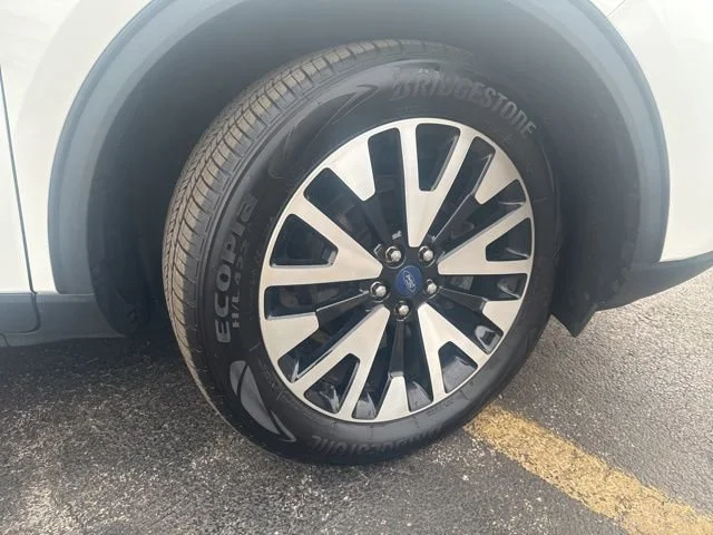 Used 2020 White Ford SEL image 9