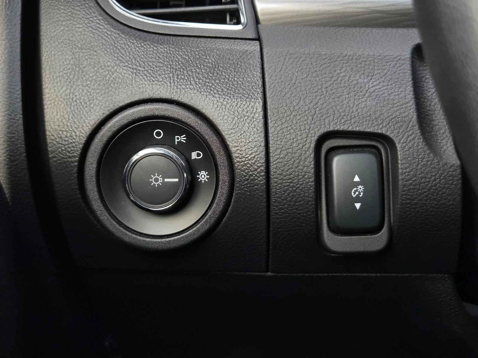Used 2016 Blue Ford 4dr Sdn SEL FWD image 25