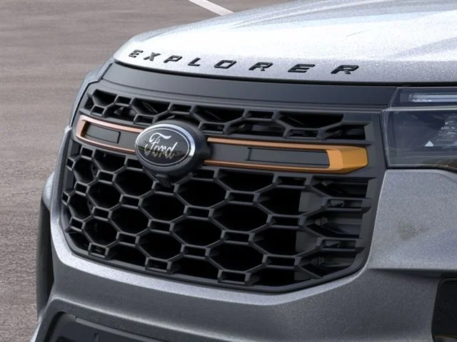 New 2026 Carbonized Gray Metallic Ford Tremor image 17