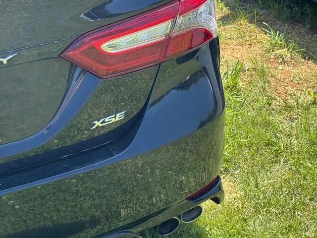 Used 2019 Black Toyota XSE V6 image 17