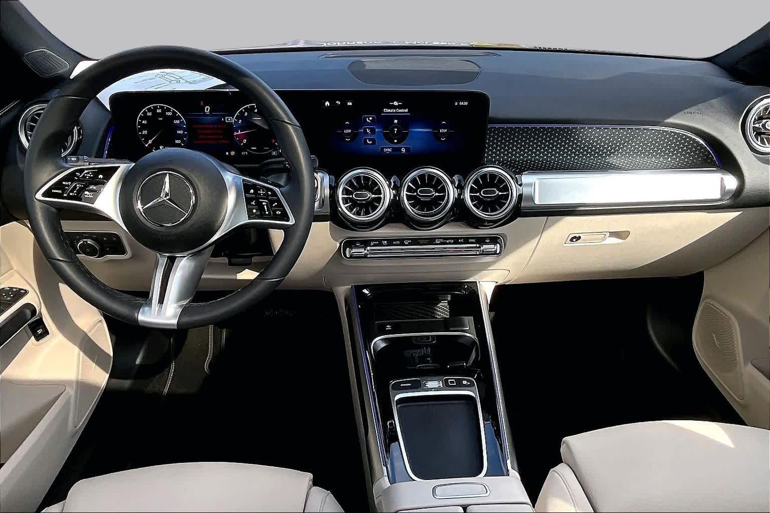 Used 2026 Night Black Mercedes-Benz GLB 250 image 16