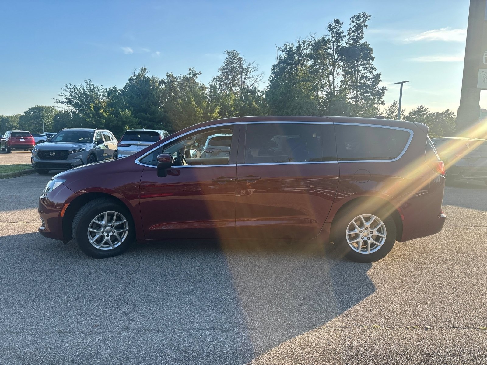 Used 2017 Velvet Red Pearlcoat Chrysler Touring image 2