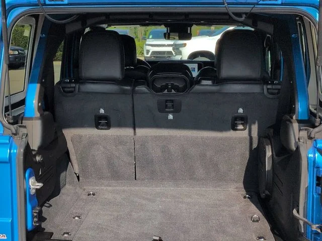 Used 2024 Blue Jeep Sahara image 12