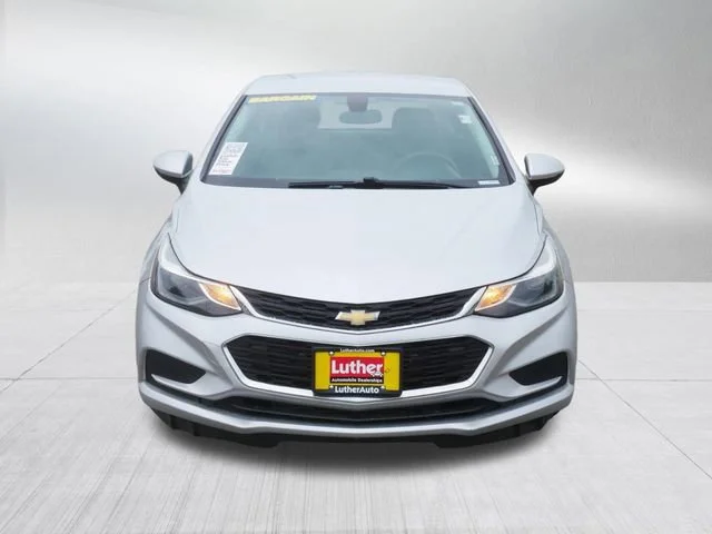 Used 2017 Chevrolet Cruze LT with VIN 1G1BE5SM5H7102462 for sale in Cambridge, Minnesota