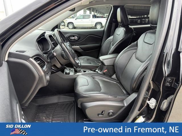 Used 2020 Diamond Black Crystal Pearlcoat Jeep Limited image 13
