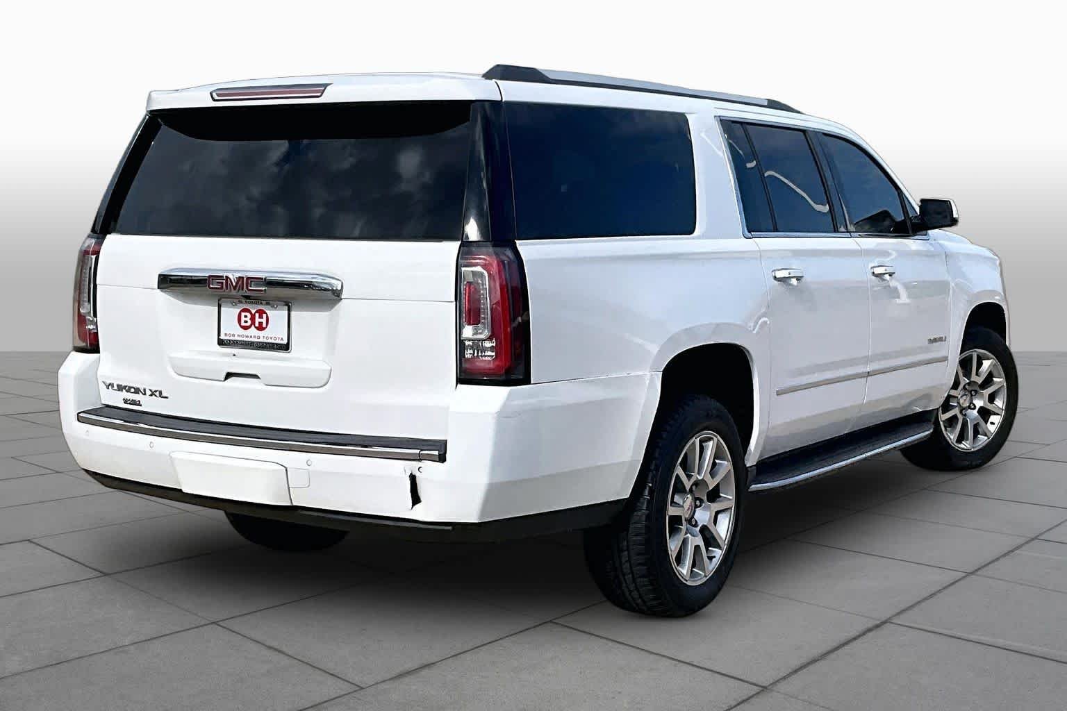 Used 2020 Summit White GMC Denali image 12