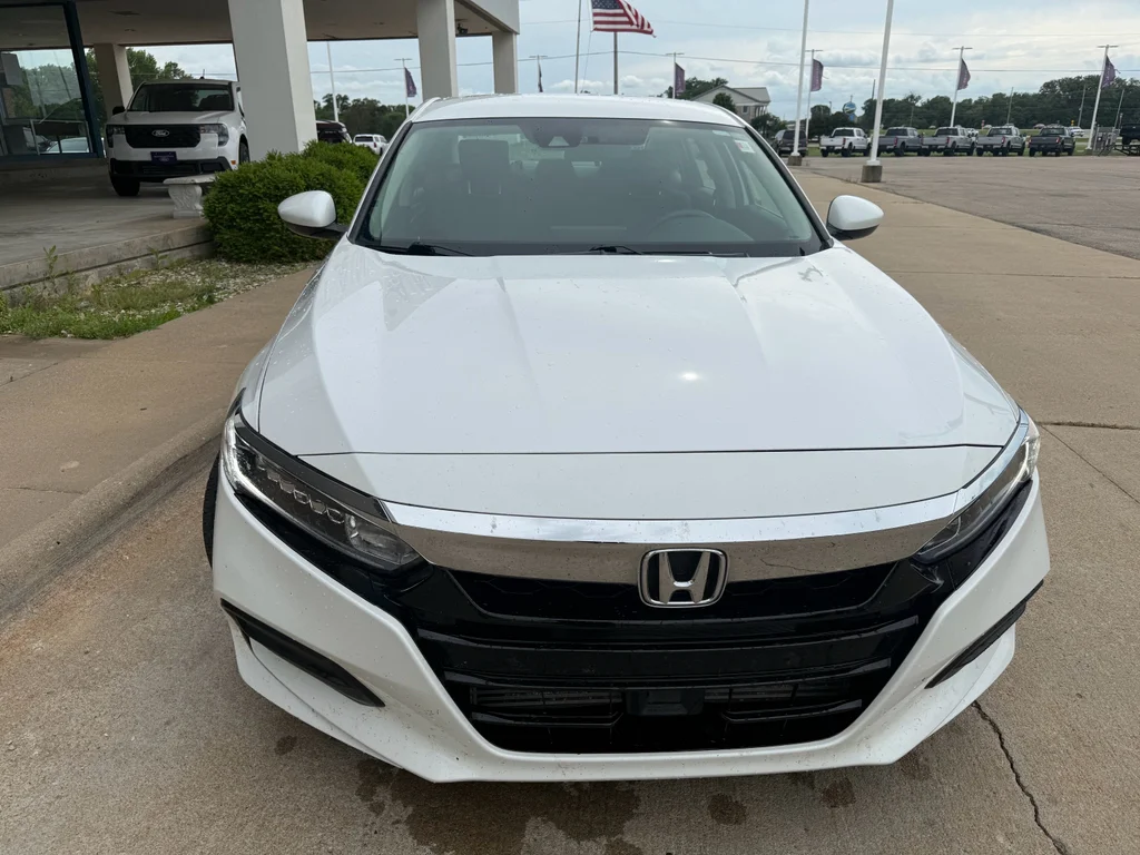 Used 2019 Platinum White Pearl Honda LX 1.5T image 3