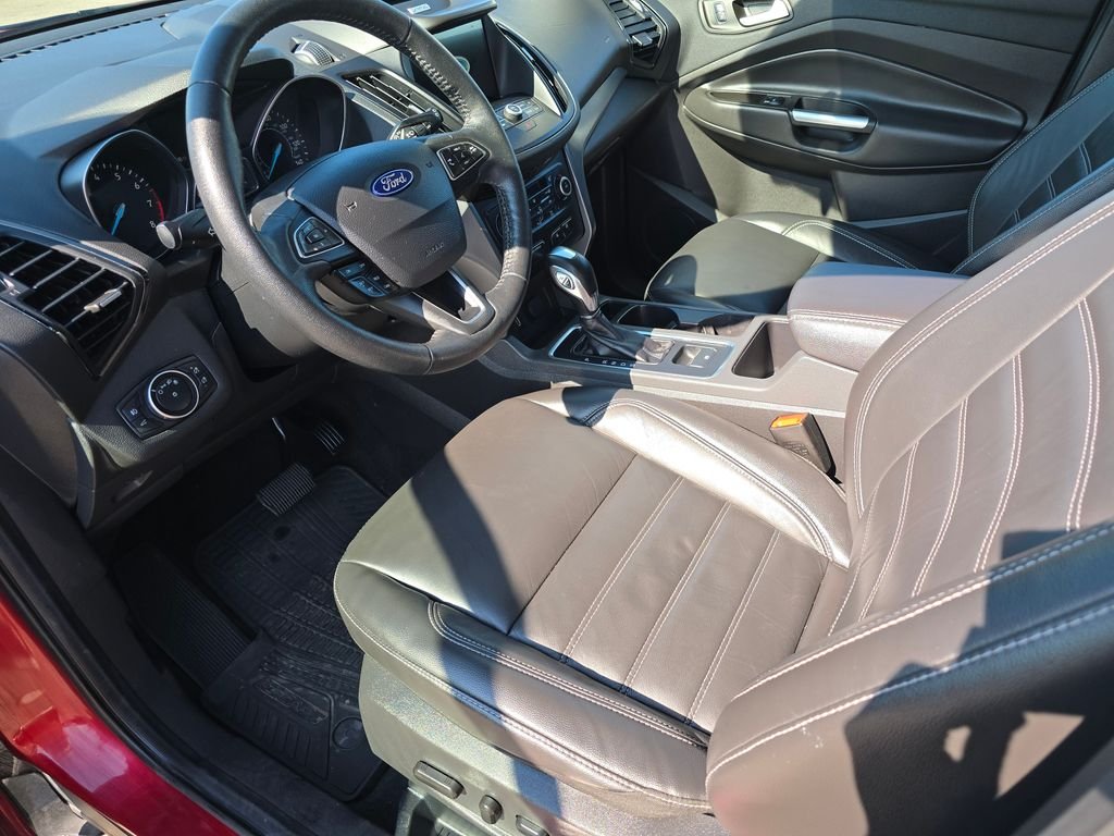 Used 2018 Red Ford SEL image 18