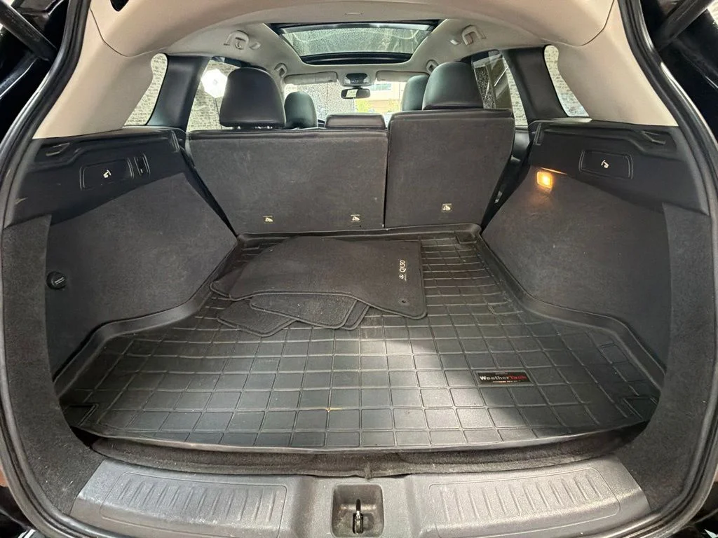 Used 2019 Black Obsidian INFINITI LUXE image 14